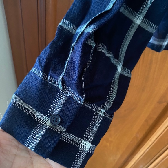 Collective Concepts Emanda Cropped Navy Plaid Button Down Top - Picture 6 of 8